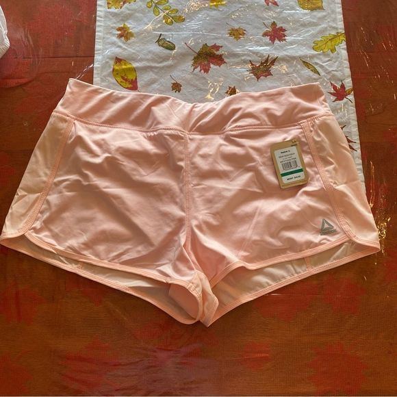 Reebok • Performance All Day Slim Shorts in Pink - Picture 3 of 12